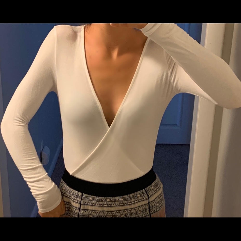 V-neck white bodysuit K